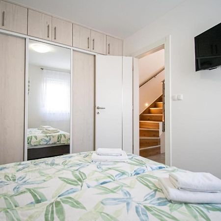 טרוגיר Luxury Apartment With Swimming Pool Ana מראה חיצוני תמונה