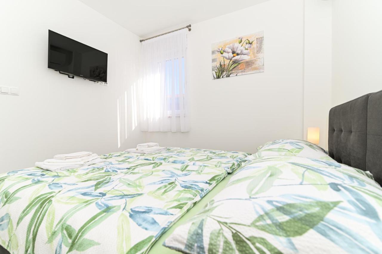 טרוגיר Luxury Apartment With Swimming Pool Ana מראה חיצוני תמונה