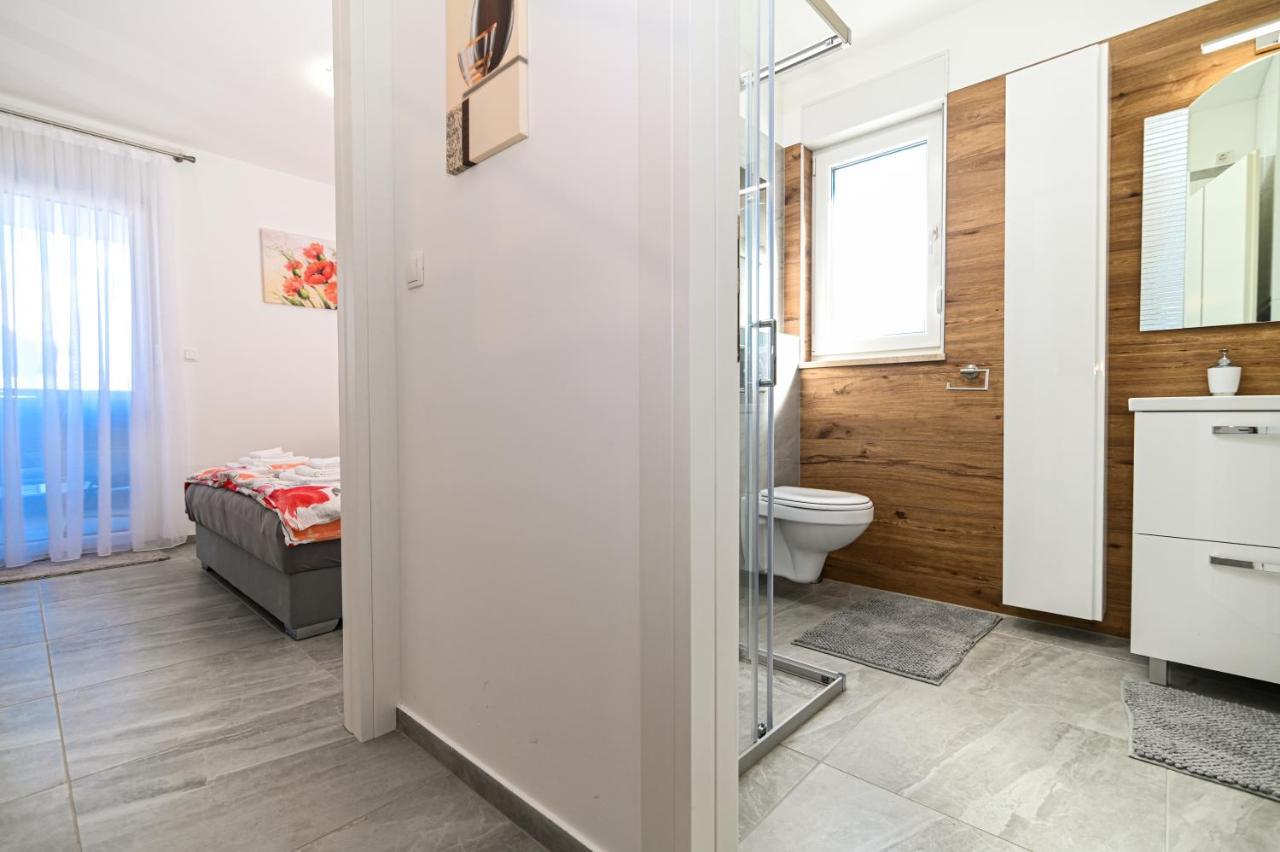 טרוגיר Luxury Apartment With Swimming Pool Ana מראה חיצוני תמונה