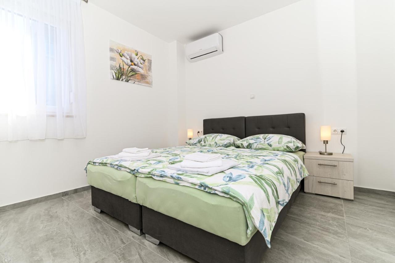 טרוגיר Luxury Apartment With Swimming Pool Ana מראה חיצוני תמונה