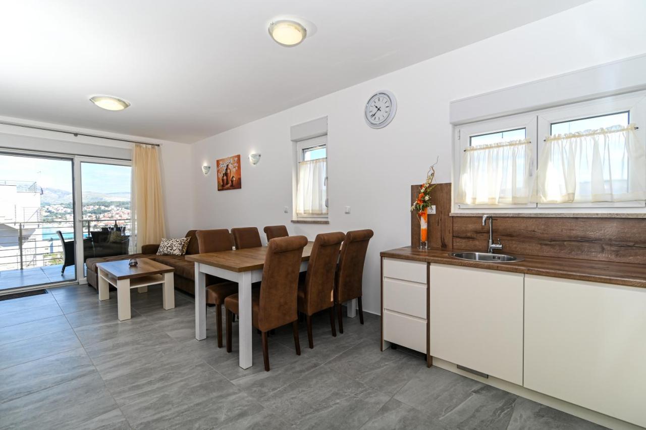 טרוגיר Luxury Apartment With Swimming Pool Ana מראה חיצוני תמונה