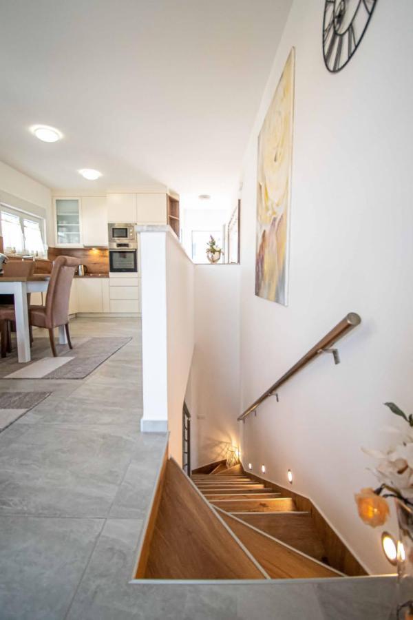 טרוגיר Luxury Apartment With Swimming Pool Ana מראה חיצוני תמונה